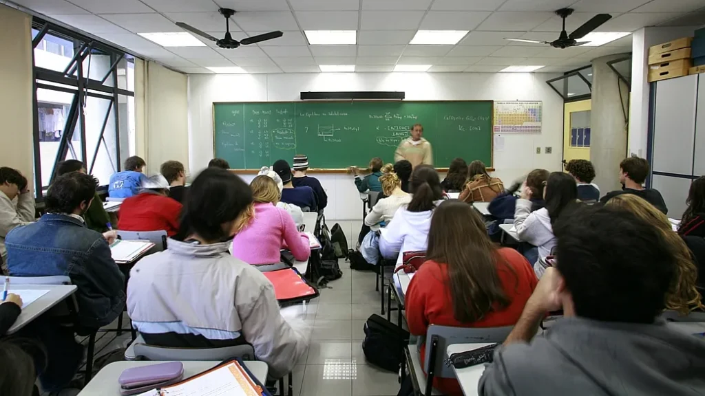Novo ensino médio: Câmara dos Deputados aprova reforma e envia texto para sanção