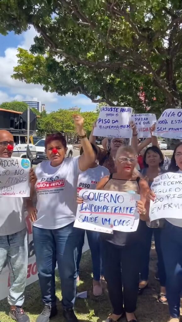 Profissionais da enfermagem do RN fazem ato público na Governadoria e iniciam paralisação de 48 horas
