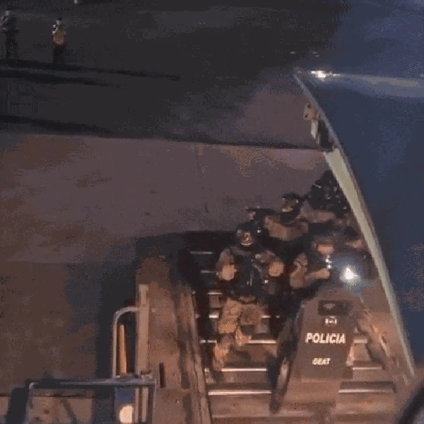 Suspeita de passageiro no bagageiro faz voo para Nova York retornar ao aeroporto de Buenos Aires