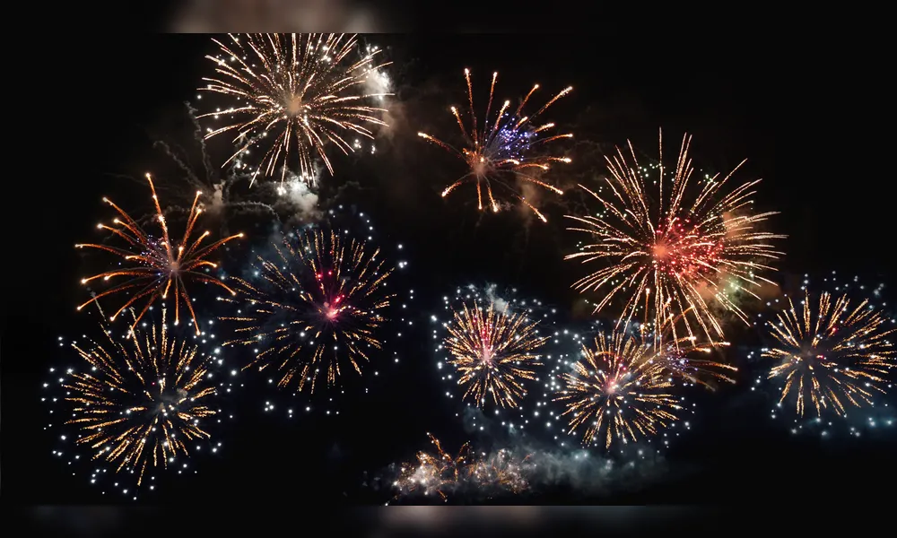 Réveillon em Natal: queima de fogos silenciosos e shows agitam a virada do ano