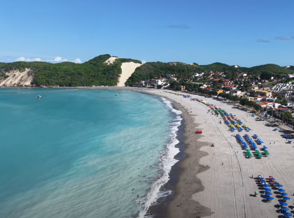 Engorda da Praia de Ponta Negra é concluída em Natal com ampliação de até 100 metros na faixa de areia