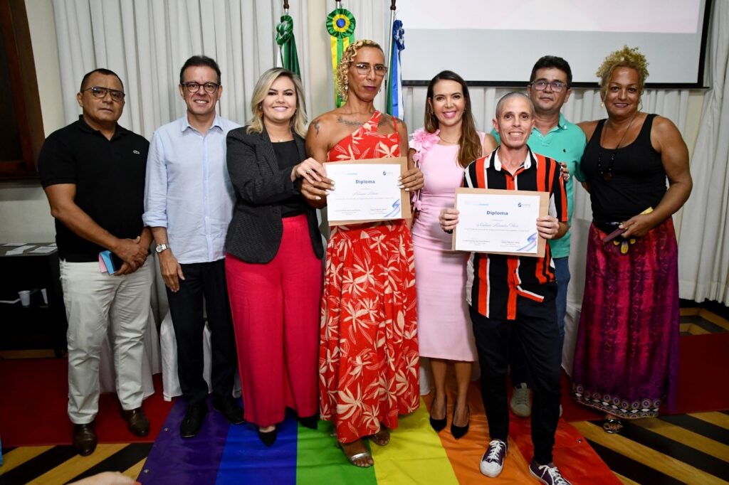 Prefeitura de Natal forma primeira turma do programa Transcidadania e anuncia ampliação