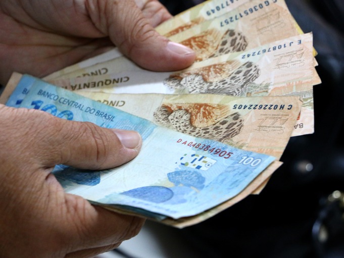 Governo do RN paga salário de fevereiro dos servidores na sexta (28) e injeta R$ 592 milhões na economia do estado