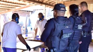 Sistema penitenciário reforma móveis escolares da rede estadual de ensino