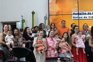 Doadoras de leite materno recebem comenda “Gotas de Vida” na Câmara Municipal de Parnamirim