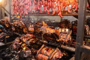 O maior festival gastronômico do Brasil, Torresmofest, está de volta a Natal