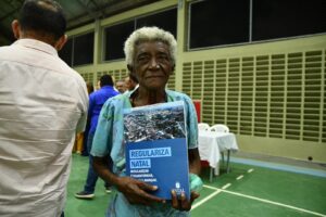 Prefeitura do Natal entrega 140 títulos de propriedade a famílias das Rocas