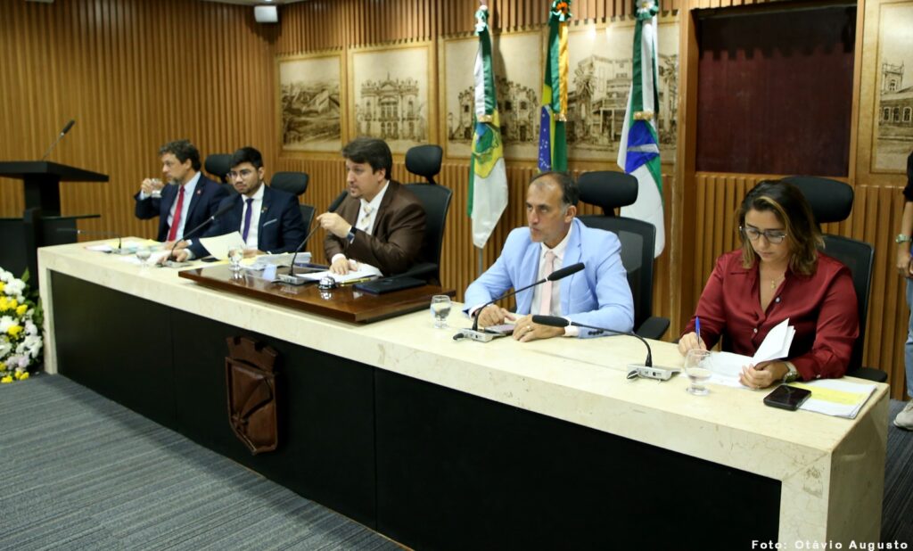 Comissão de Educação aprova projetos que valorizam artistas locais e ampliam acesso à cultura e tecnologia