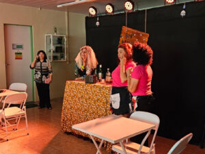 Projeto celebra a potência de artistas idosas potiguares unindo teatro e música no TAM