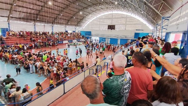 CEIA GARANTIDA: PREFEITURA DE SÃO GONÇALO ENTREGA 20 MIL CESTAS NATALINAS A FAMÍLIAS CARENTES